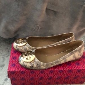 Tory Burch Reva Flat size 6.5 Natural Lizard/Gold